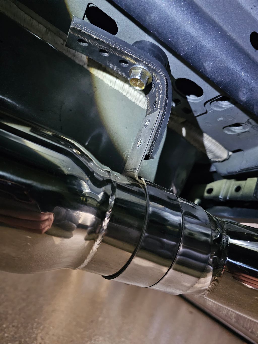 Slinger™ Universal Flex No-Weld Exhaust Hanger Kit